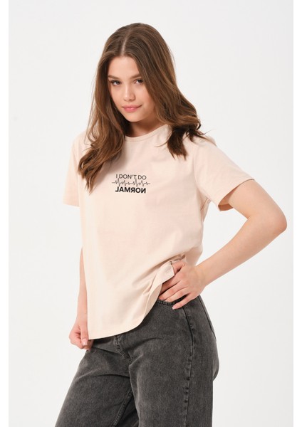 Kadın I Don`t Do Normal Yazı Baskı Detaylı Rahat Kesim T-Shirt