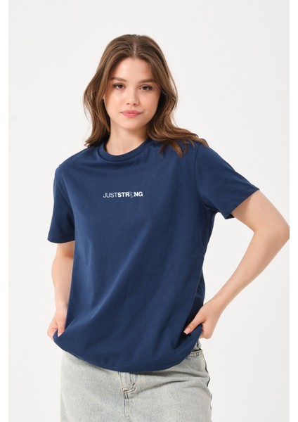 Kadın Just Strong Yazı Baskı Detaylı Rahat Kesim T-Shirt