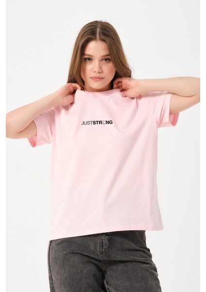 Kadın Just Strong Yazı Baskı Detaylı Rahat Kesim T-Shirt