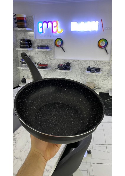 EMEL 26 cm Wok Tavası