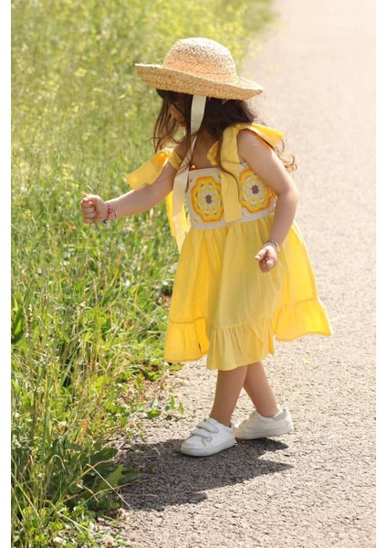 Kız Çocuk Motifli Dokuma Elbise fiyatları