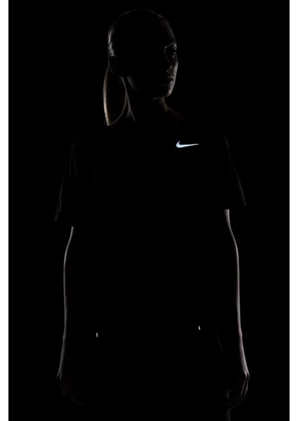 City Sleek Top Kadın Siyah Koşu Tişörtü fırsatları