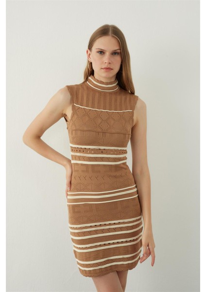 Camel-Ekru Dik Yaka Kolsuz Triko Elbise modelleri