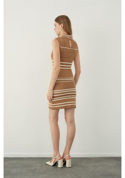 Camel-Ekru Dik Yaka Kolsuz Triko Elbise fırsatları