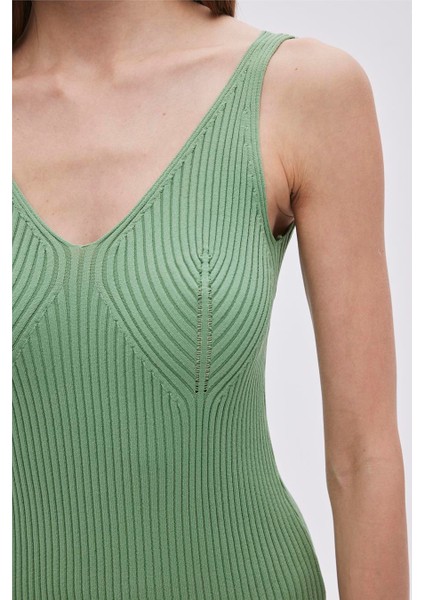 Yeşil V Yaka Triko Elbise fırsatları