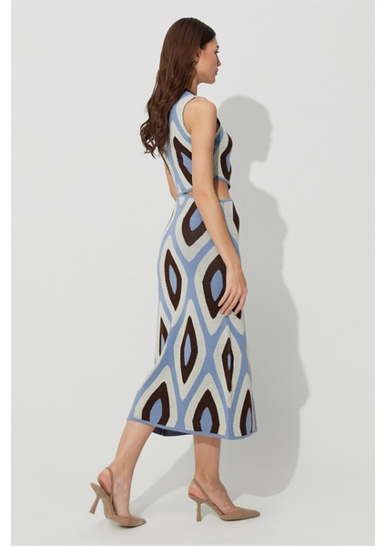 Mavi Geometrik Desenli Cut Out Bel Dekolteli Midi Boy Triko Elbise fırsatları