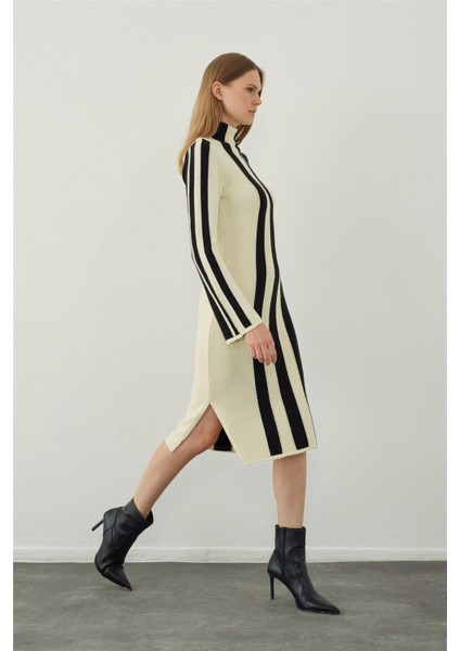 Siyah Şerit Detaylı Dik Yaka Midi Triko Elbise fiyatları