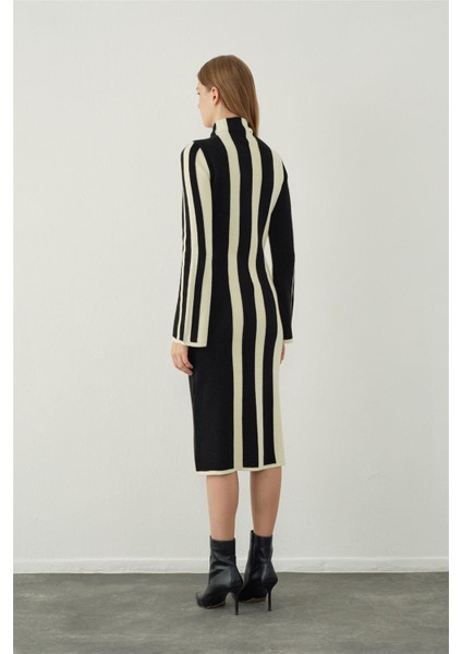 Siyah Şerit Detaylı Dik Yaka Midi Triko Elbise fırsatları