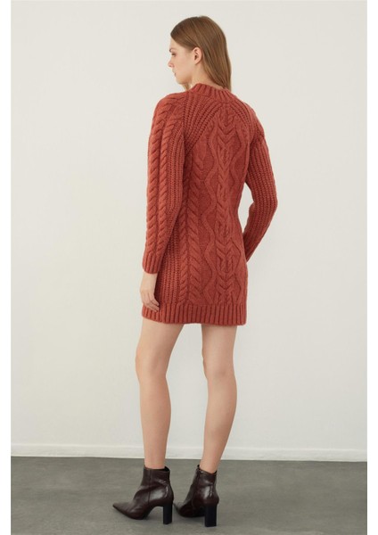 Kiremit Pencere Detaylı Dik Yaka Mini Triko Elbise fırsatları