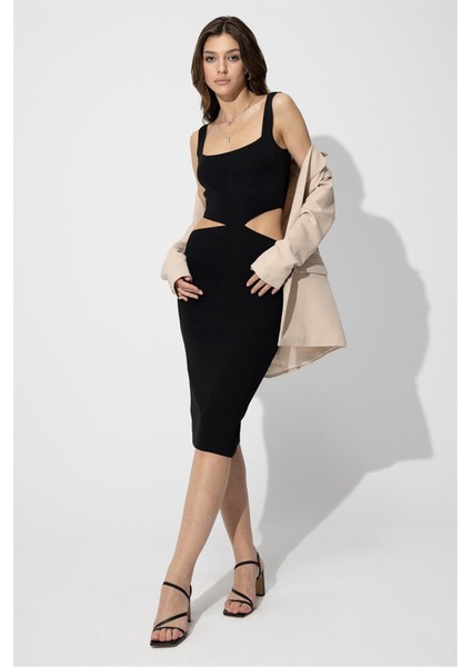 Siyah Dekolteli Midi Boy Triko Elbise fiyatları