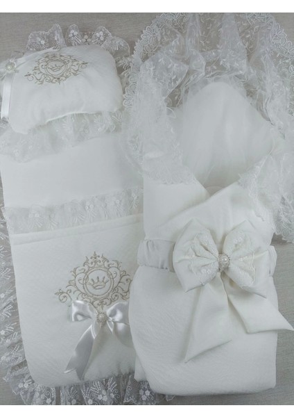 Yenidoğan Bambu Taç Nakışlı Kundaklı Trilüks 3lü Alt Açma Seti Ekru