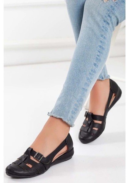 Ayakdaş Toka Detaylı Kadın Babet Ayakkabı