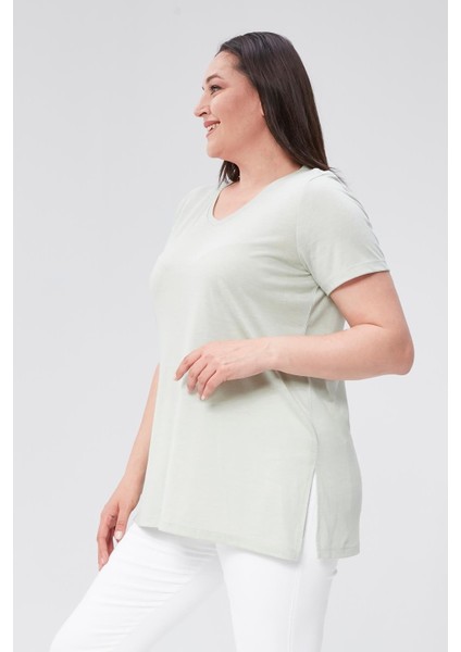 Büyük Beden V Yaka Yırtmaçlı Pamuk Basic Tshirt-Nil Yeşili indirimleri