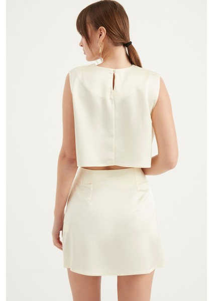 Kısa Saten Bluz fırsatları