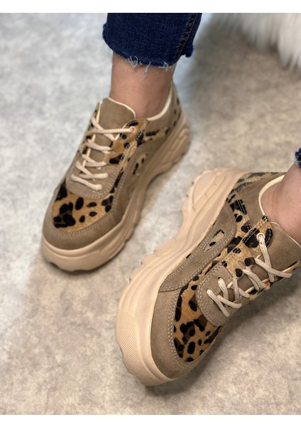 Günlük Kadın Spor Ayakkabı Yüksek Taban 6 cm Sneaker Siyah - Beyaz - Bej - Rugan - Süet 001 fırsatları