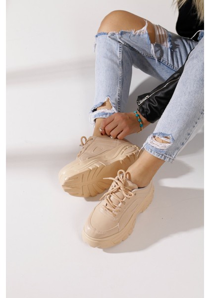 Günlük Kadın Spor Ayakkabı Yüksek Taban 6 cm Sneaker Siyah - Beyaz - Bej - Rugan - Süet 001 modelleri