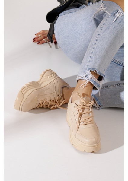 Günlük Kadın Spor Ayakkabı Yüksek Taban 6 cm Sneaker Siyah - Beyaz - Bej - Rugan - Süet 001 fırsatları