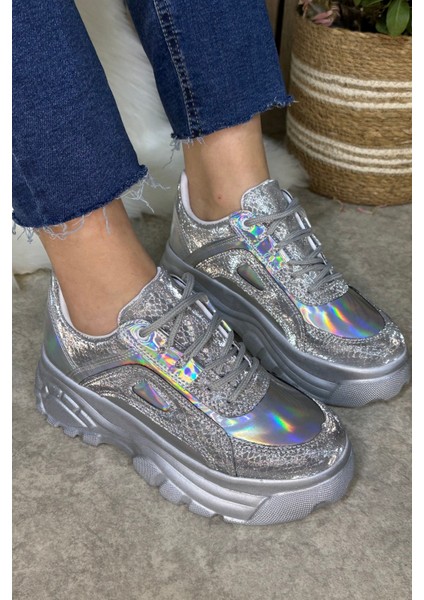 Günlük Kadın Spor Ayakkabı Yüksek Taban 6 cm Sneaker Siyah - Beyaz - Bej - Rugan - Süet 001 fiyatları