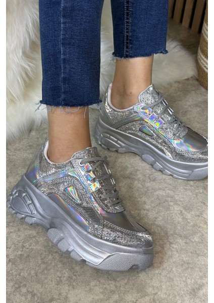 Günlük Kadın Spor Ayakkabı Yüksek Taban 6 cm Sneaker Siyah - Beyaz - Bej - Rugan - Süet 001 modelleri