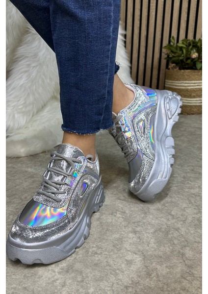 Günlük Kadın Spor Ayakkabı Yüksek Taban 6 cm Sneaker Siyah - Beyaz - Bej - Rugan - Süet 001 indirimleri