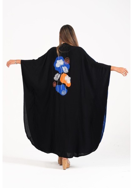 Saks Mavi Siyah Garnili Sırtı Gelincik Nakışlı Cepli Oversize Uzun Elbise