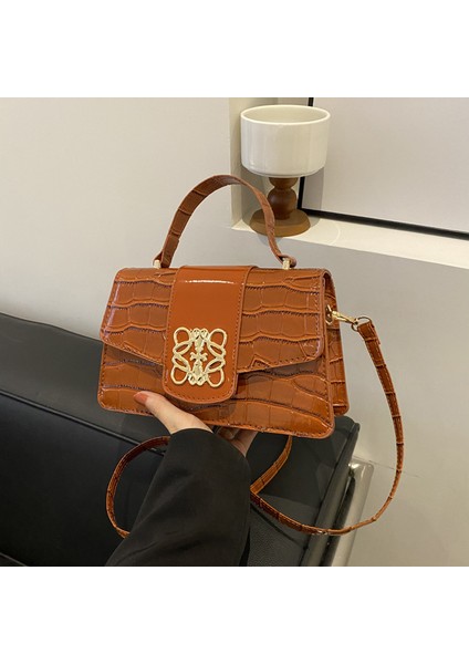 Kadınlar Için Bahar Moda Retro Çapraz Vücut Küçük Çanta 2024 Yeni Stil Moda Niş Kadın Omuz Baget Çanta (Yurt Dışından) fiyatları