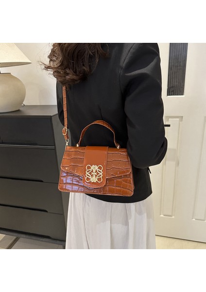 Kadınlar Için Bahar Moda Retro Çapraz Vücut Küçük Çanta 2024 Yeni Stil Moda Niş Kadın Omuz Baget Çanta (Yurt Dışından) indirimleri