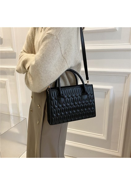 Yeni Kadın Çantası 2024 Sonbahar Yeni Moda Kişilik Çanta Katlama Crossbody Çanta Nakış Tarzı Omuz Çantası (Yurt Dışından) modelleri