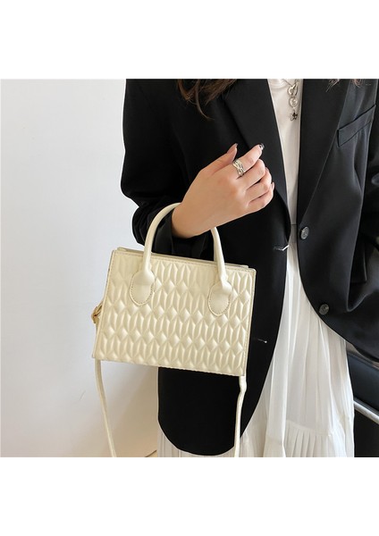 Yeni Kadın Çantası 2024 Sonbahar Yeni Moda Kişilik Çanta Katlama Crossbody Çanta Nakış Tarzı Omuz Çantası (Yurt Dışından) fırsatları