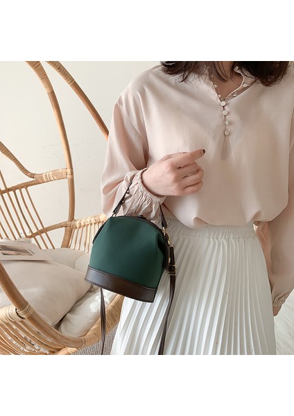 Kadınlar Için Kore Tarzı Küçük Çanta 2024 Yeni Sonbahar ve Kış Moda Taşınabilir Buzlu Omuz Çantası Yabancı Stil Crossbody Kova Çanta (Yurt Dışından) modelleri