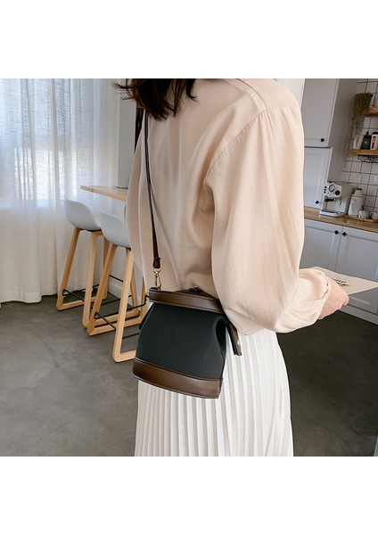 Kadınlar Için Kore Tarzı Küçük Çanta 2024 Yeni Sonbahar ve Kış Moda Taşınabilir Buzlu Omuz Çantası Yabancı Stil Crossbody Kova Çanta (Yurt Dışından) fırsatları