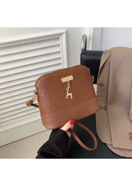 Kadınlar Için Yeni Retro Mizaç Basit Doku Kabuk Çanta 2024 Bahar Sıcak Tarzı Tek Omuz Crossbody Çanta Batı Tarzı Kadın Çantası (Yurt Dışından) fırsatları