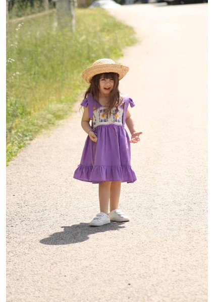 Kız Çocuk Motifli Dokuma Elbise