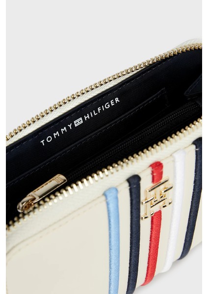 Tommy Hilfiger Logolu Çok Bölmeli Cüzdan Bayan Cüzdan AW0AW16018 Aef