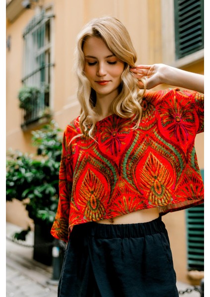 Kayık Yaka Düşük Omuz Salaş Crop Bluz modelleri