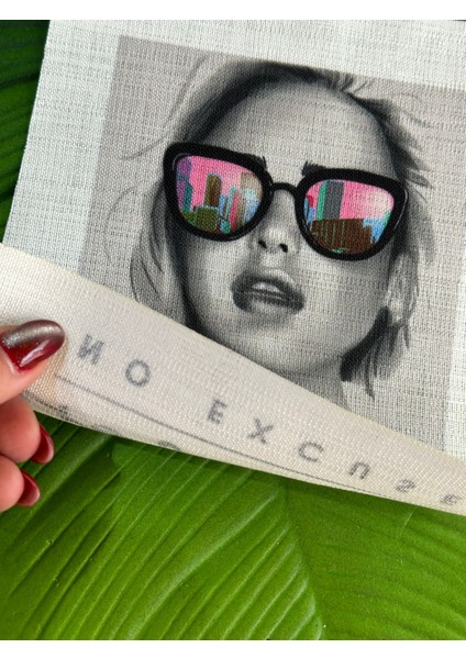 23 x 18 cm Keten Renkli Gözlüklü Kız Arma Dikiş Aksesuarı modelleri