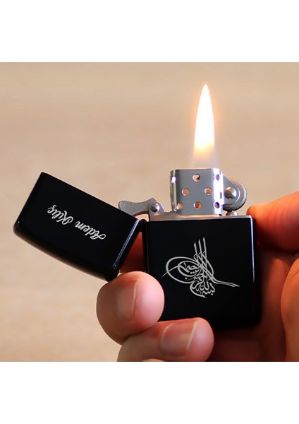 Kişiye Özel Isimli Benzinli Zippo Çakmak Osmanlı Tuğrası Temalı Siyah fiyatları
