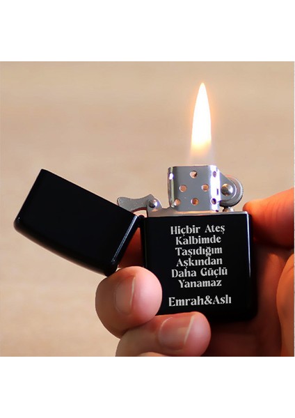 Kişiye Özel Isimli ve Sözlü Benzinli Zippo Çakmak Siyah