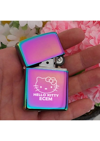 Kişiye Özel Isimli Benzinli Zippo Çakmak Pembe Hello Kitty Tasarım