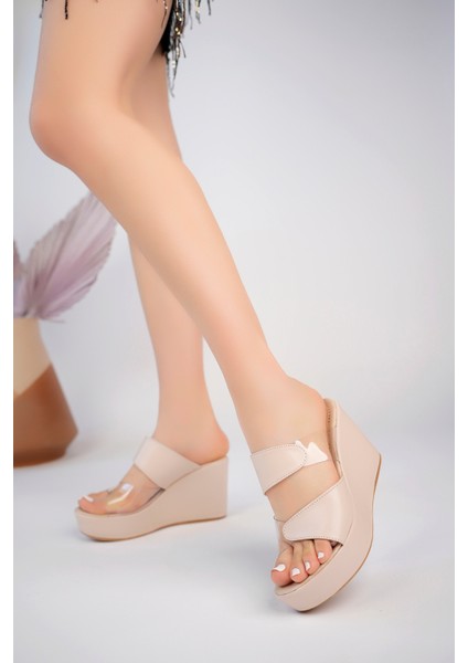 BA04464 Ten Kadın Yan Şeffaf Günlük Abiyelik Dolgu Topuklu Terlik - Ten - 39