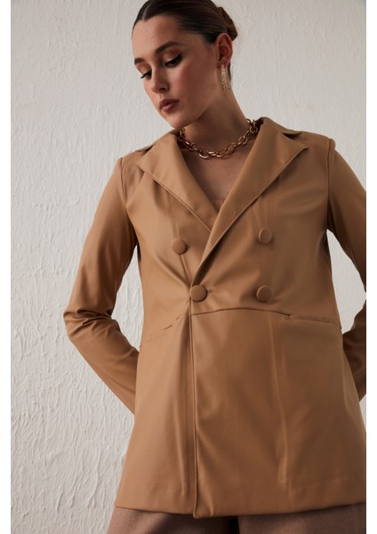 Düğme Detaylı Kruvaze Deri Ceket - Bej
