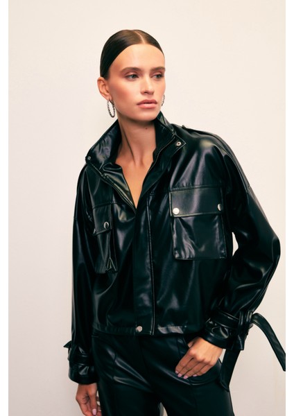 Cepli Kadın Deri Ceket - Siyah Polyester Günlük Stil ile Şık Tasarım