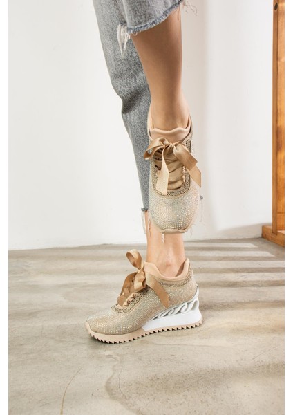 Zenna Yüksek Taban Bej Süet Kadın Spor Ayakkabı indirimleri