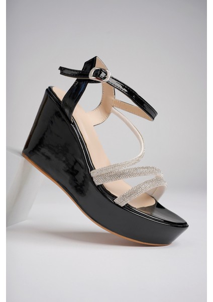 BA04266 Siyah Rugan Kadın Bilekten Taşlı Günlük Dolgu Topuklu Ayakkabı - Siyah Rugan - 37 modelleri
