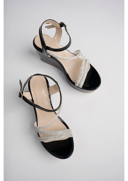 BA04266 Siyah Rugan Kadın Bilekten Taşlı Günlük Dolgu Topuklu Ayakkabı - Siyah Rugan - 37 fırsatları