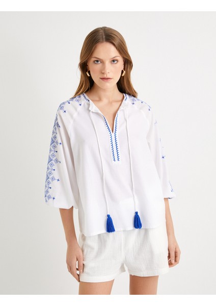 Etnik Nakışlı Bluz Yakası Püskül Detaylı modelleri