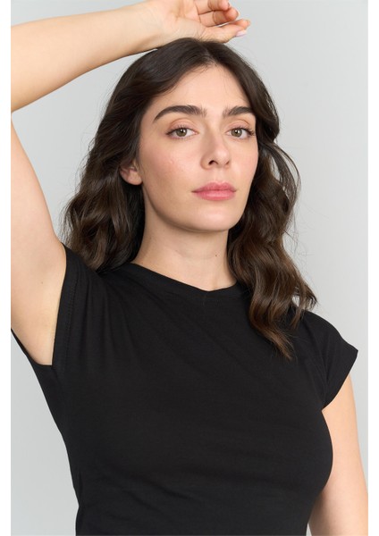 Çetinkaya Fithit 3266 Kadın Bisiklet Yaka Penye Basic Crop T-Shirt Siyah
