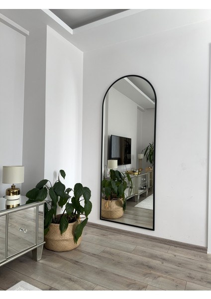 Siyah Metal Çerçeveli Duvara Monte 180X70 cm Boy Aynası modelleri