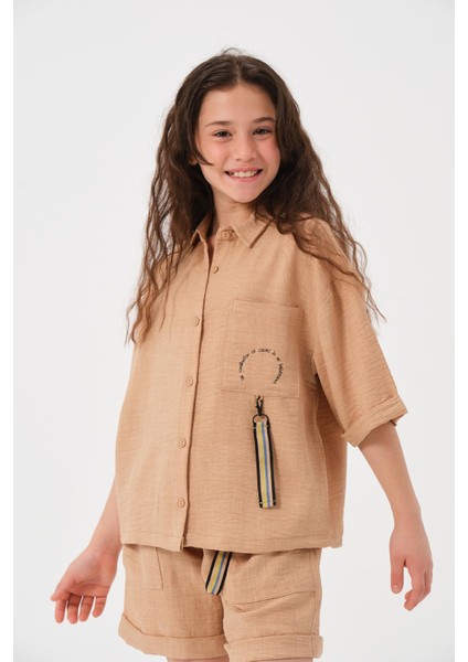 Genç Kız Çocuk Aksesuar Detaylı Cepli Kısa Kollu Gömlek indirimleri