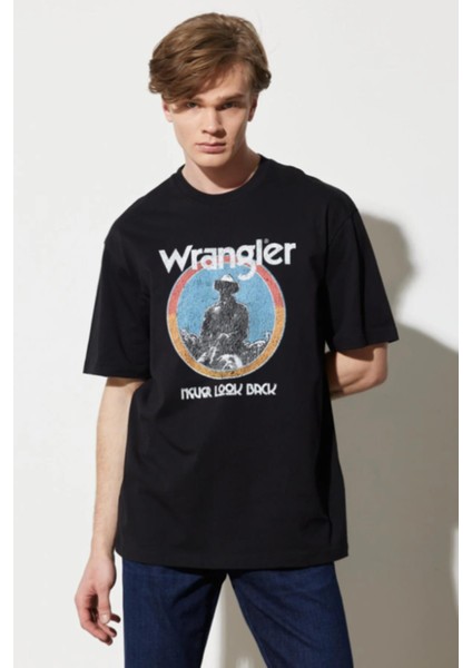 W7CBEE100 Siyah Önü Baskılı Bisiklet Yaka Erkek T-Shirt modelleri